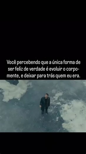 Prof.Phelipe Emanoel on Instagram: "Quando você percebe que a única forma real de ser feliz é deixar quem você era… E não falo de abandonar a história,mas de deixar que o corpo, a alma e o desejo se movimentem para outro lugar. Há um ponto em que amadurecer não é mais acumular discursos, mas encarnar mudanças. É quando você entende que não existe evolução psíquica sem corpo, sem gesto, sem vida vivida. Porque não adianta só pensar diferente se o corpo ainda está preso na mesma dor. Na psicanális