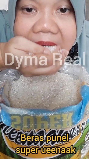 Beras baru yummy🤤 @Asmrberas✅ #makanberasmentah #rawriceeating #berasbasmati #fypシ゚viral #shorts