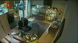 3.1M views · 236 reactions | Serbian Pink Panthers - Jewelry Robbery Worth EUR 1 Million Italy - Milano (2016.09.21.) Join to youtube! Subscribe: https://www.youtube.com/channel/UC5CWjZ9W3VYOTf_R6GNflBg Web page: https://kriminalis.net Follow us on Twitter: https://twitter.com/KriminalisNET Facebook page: https://www.facebook.com/kriminalis.net #kriminalis.net | Kriminális | Facebook