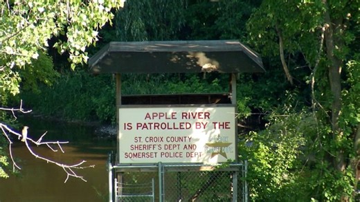 1 dead, 4 critically injured in stabbing on Wisconsin river