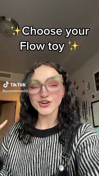 I saw someone do this and had to hop on! Been learning new flows ✨🫶🏻🥰 #flowart #flowstar #fyp #flowartstiktok #raver #ravetok #prettyravegirl #edmtiktok #festivals #raver