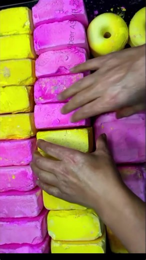 Satisfying ASMR Experience with Gym Chalk