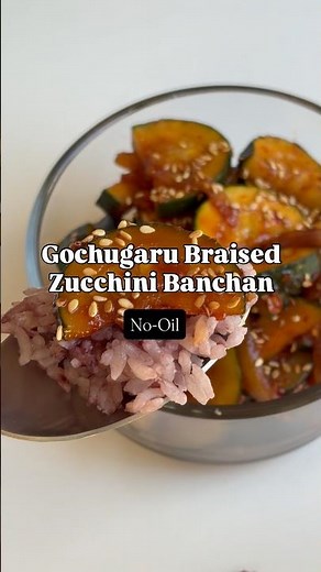 Easy Gochugaru Braised Zucchini Banchan ( No-Oil | Vegan | Simple )