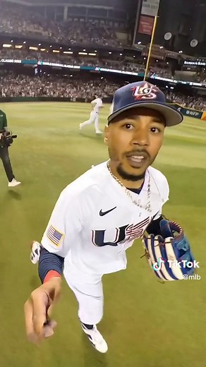 Experience the Field with Mookie Betts in 360°!