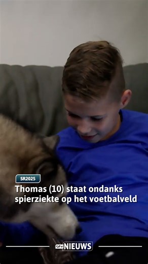 Thomas (10) weet hoe het is om een spierziekte te hebben. Ondanks zijn nog onbekendespierziekte is hij regelmatig op het voetbalveld te vinden en speelt hij veel met zijn vrienden om toch in beweging te blijven. Wil je het hele verhaal van Thomas zien én lezen? Kijk dan op het artikel op onze website. --- #3FM #seriousrequest #spierenvoorspieren #dtvnieuws | Dtv Nieuws - Den Bosch