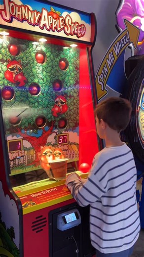 🎮✨ READY… SET… PLAY! ✨🎮 Looking for EPIC indoor fun? 📍Bragging Rights Amusements is the largest arcade in North Central Florida 🙌 🕹️ 250 arcade & pinball games 🎯 Classic modern favorites 🎟️ Unlimited play = nonstop fun 👀 Spectating is FREE! 🍔🥤Food, drinks & big screens for sports fans 📍113 NW 8th Ave, Gainesville, FL 32601 | Fun 4 Gator Kids