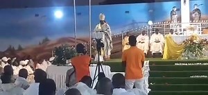 13 reactions | De l'Archidiocèse de Ouagadougou En direct de la paroisse Notre Dame des Apôtres Patte d'oie Célébration de la messe Chrismale 2024 sous la présidence de l'archevêque Métropolitain de Ouagadougou Mgr Prosper Kontiebo Extrait vidéo # homelie | Tous En Choeur | Facebook