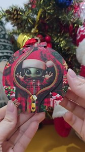 Alien Christmas Ornament 2025 - Hanging Ornament for Sci-Fi Lovers – Laser-Cut Alien Ornaments for Christmas Tree – Xmas Gift for UFO Enthusiasts - 2-Layer Wooden Christmas Home Decor
