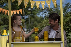 Lemonade Stand Romance (2022) | ČSFD.cz
