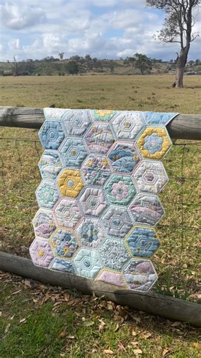 My “Windy Farm” is so much fun to make in a variety of quilt-as-you-go hexagon blocks. #katrinahadjimichaeldesigns #windyfarmquilt #quiltasyougo | Katrina Hadjimichael Quilt Designs