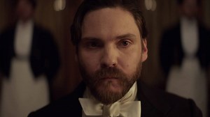 Madness lies within us all. Luke Evans, Dakota Fanning and Daniel Brühl star in #TheAlienist premiering January 22 on TNT Drama. | The Alienist: Angel of Darkness