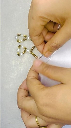 how to make simple and beautiful needle lace for beginners. #stitchlover #needle #borderlinestitch