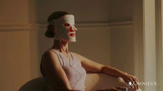 Omnilux Contour TV Spot, 'Improve Your Skin'