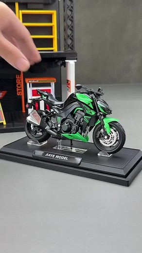 A must-see for motorcycle fans! Violent Python 1/12 Kawasaki Z1000 street car model