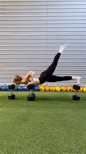 Time for a Fun Workout Challenge! ✨ This one will test your balance and strength as you flow from a push-up into a pistol squat and back again! Think you’ve got the balance and control for this? Give it a go and don’t forget to tag me in your stories!💕 #fitness #workout #mobility #balance #strength #challenge #gymmotivation #strongwomen #ﬁtnessmotivation #pushup #core #functionalfitness | Natalia Bartholdi