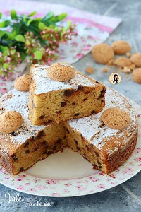 Torta amaretti, ricotta e cioccolato Senza burro e olio, facile e morbidissima! LE DOSI SCRITTE SONO QUI https://blog.giallozafferano.it/valeriaciccotti/torta-ricotta-amaretti-e-cioccolato/ | Vale Cucina e Fantasia di Valeria Ciccotti