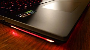 Strix scar 17G733 LED on right side of bottom does not work