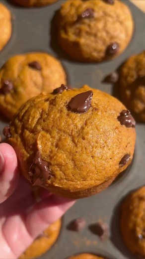 Delicious Vegan Pumpkin Muffin Recipe for Fall Baking