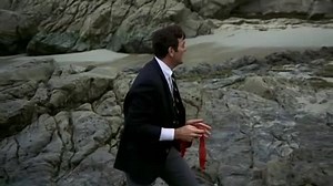 Mannix S02E23 The Solid Gold Web