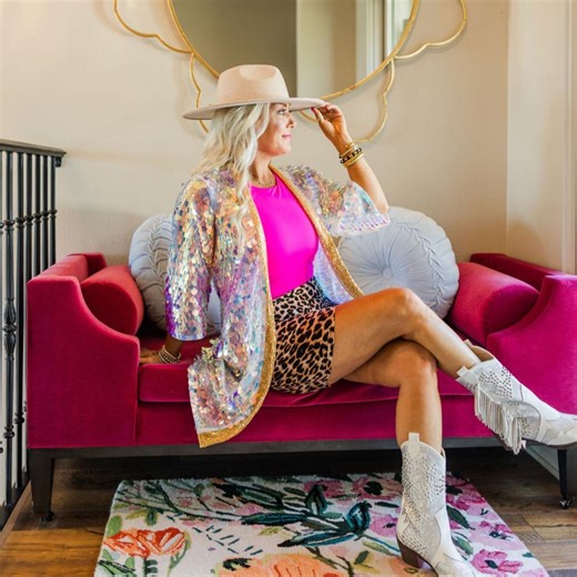 Comment “HAUL” below to get all the 🔗🔗🔗!! The best pullovers are BACK and better than ever 🙌🏼🤩 | KingdomofSequins