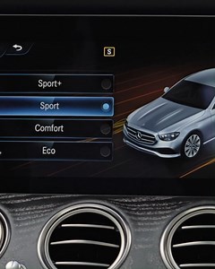 E-Class mới mang lại cho bạn sự chủ động tối đa trong mọi điều kiện đường, nhờ cụm điều khiển DYNAMIC SELECT với năm chế độ lái linh hoạt. #MercedesBenz #EClass #ChọnDẫnĐầu | Mercedes-Benz Vietnam