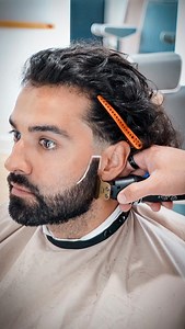 Taper Man Bun 🧔🏻 💈 @fitbarberacademy | David Falla