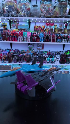 Thundercracker and Skywarp WFC Earthrise #actionfigures #transformers #collection #collector #toys @TransformersOfficial