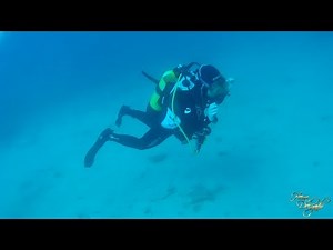 Secretly grabbed by diving