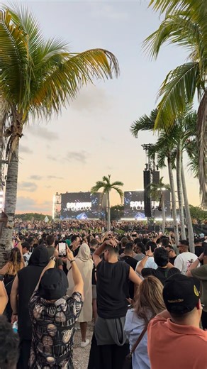 FamousTek on Instagram: "Solomun at Tehmplo was beyond words. I entered the venue and within minutes I lost my group. No internet connection like many places in Tulum, but here, zero chance so I stopped searching. I jumped straight into the crowd and instantly connected with the people around me. Locals from Mexico, strangers, all on the same wavelength. We danced together for hours. Nobody touched their phone. Nobody was distracted. We let the music guide us, nothing else. The buildups were lon