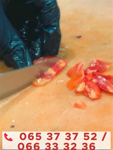 🎶 Chez Yaya Kitchen, les fêtes ne s’arrêtent jamais ! 🎶 L’ambiance est là 💃🏽, les plats sont chauds 🍽️, les sourires sont gratuits 😄 Que ce soit pour manger, chiller ou célébrer… la fête continue chez Yaya Kitchen 🥂 Viens vivre l’expérience maintenant, ne regarde pas seulement la vidéo ! 📍 Lieu : Louis, en face de Cofina (à l'entrée de chez Jeannot) 📞 Contacts : 065 37 37 52 / 066 33 32 36 🕒 Ouvert 24h/24 – 6j/7 Chez Yaya Kitchen, chaque jour est une occasion de faire la fête. #chezyay