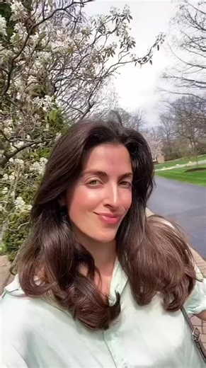 Advanced Firming Power for more lifted & youthful looking Skin Transform sagging, aging skin with our EVERYTHING Tri-Peptides Firming Serum—a powerhouse formula combining three firming peptides with hyaluronic acid and protective antioxidants. This advanced serum delivers the look of more visible lifting, tightening, and firming results while deeply hydrating and protecting against environmental damage. Experience the look of noticeably firmer, more resilient skin without injections or invasive 