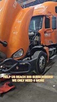 Oil drain on a FREIGHTLINER COLUMBIA with a 12.7 Detroit Diesel #dieselengine #diesellife #shorts