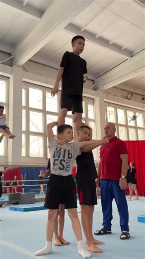 #acrobat #acro #circus