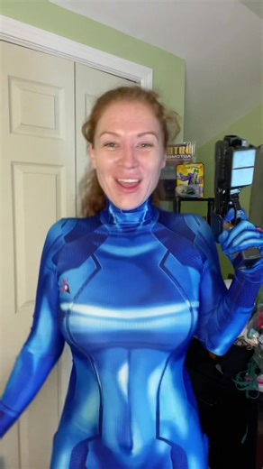 Most requested cosplay 🙃🧐 you guys asked for this shit 😂😂 you should have known I would not take it seriously 🙌🏻 #samus #zerosuitsamus #cosplay