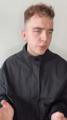 JUSTAS PEČELIŪNAS on Instagram: "Sunku apsispręsti kurią colą pirkti? Pirkit abi!🏄🏻‍♂️ Šiuo metu abiejų prekių ženklų colai yra taikomos puikios nuolaidos. Jei norisi pigiai - Coca cola šiuo metu kainuoja vos 1,19 Eur., o jei norisi dar pigiau - Freeway cola kainuoja vos 0,85 Eur. Pigus ir dar pigesnis - imk nors abu!☀️ #reklama #LidlLietuva #LidlPartnerystė"