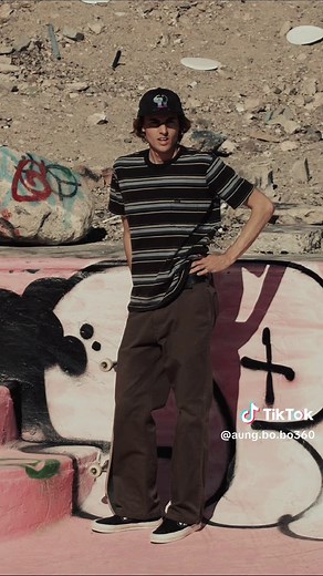 Vans Old Skool Style Guide: Outfits and Tips