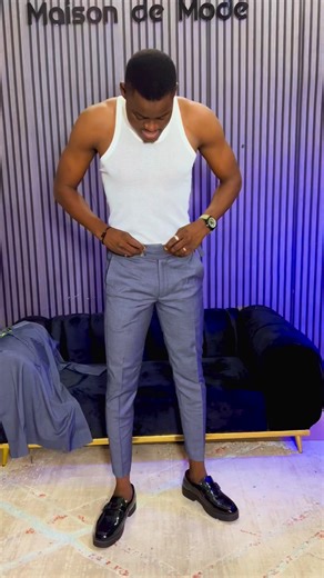 4.4K views · 82 reactions | Tu as tellement galéré pour avoir ce boulot. Aujourd’hui que tu l'as, tu portes des friperies bizarres pour t'y rendre. Quand vas-tu prendre conscience que ta vie a changé ? Tu n'es plus chômeur, il faut que tu arrêtes de t'habiller comme si tu l'étais toujours. Contacter nous pour un relooking 0022994408612 #couture #pretaporter #facebookviral | CDC - BENIN | Facebook