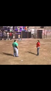 🎶🔥 La energía musical de La Tropa Chicana se vive y se baila a lo grande 💃🕺✨ Con nueva proyección, nuevo ambiente y con toda la fuerza del Ranchero Chido 🎤🎸🥁, una canción hecha para que el público disfrute y no deje de bailar 🙌💯 Este tema es muy especial ❤️ porque es una composición del maestro Jaime García Villarreal (QEPD) 🙏✨, guitarrista, elemento y compositor de cabecera de La Tropa Chicana. Aunque nunca antes había sido grabada por la agrupación, hoy con mucho orgullo la presentam