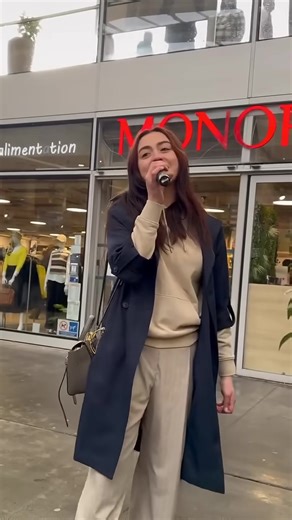 The most EPIC Carol of the Bells FLASHMOB 🤯 Everyone was shocked 😱 | Long Nguyen