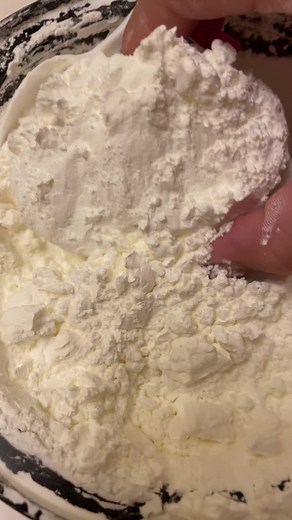 #cravings #pregnant🤰 #cornstarch #asmrsounds #fypシ゚viral #fypシ゚viral #chewing #asmr #soaplicks #