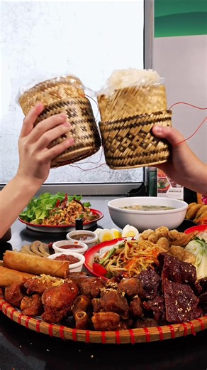 Lao food means big flavors and even bigger family vibes. Bring the whole crew to Sweet Rice to enjoy Lao and Thai dishes made for sharing. @sweetricewa = kiddo approved! 📍SWEET RICE 4017 A St. #107 Auburn, WA 98002 🌐 www.sweetricewa.com ☎️ 253-333-6677 🕝 HOURS Sun: 11am-8pm Mon: CLOSED Tues - Thurs: 10:30am to 8pm Fri: 10:30am to 9pm Sat: 11am to 9pm **(M-F closed 2pm-3pm ) #seattle #lao #seattlerestaurants #auburn