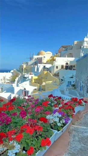 Santorini | Greece’s White & Blue Paradise #travel