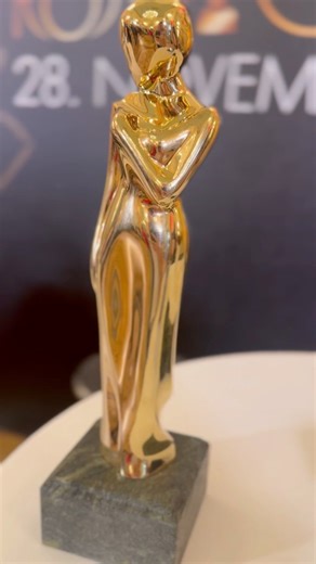 9.8K views · 167 reactions | Text: ✨ Romy 2025 ✨�Ich bin unfassbar dankbar – ich wurde in der Kategorie Show/Unterhaltung für eine Romy nominiert!  Wenn ihr mich unterstützen möchtet, freue ich mich riesig über eure Stimme. � Den Voting-Link findet ihr in meiner Story (einfach draufklicken!). Danke für euren Support – ihr seid die Besten! ✨ Kurier Romy Silvia kocht ORF2 | Silvia Schneider | Facebook