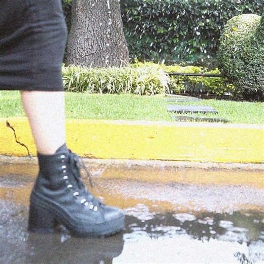 El pronóstico puede cambiar, pero tu look no. Explora todos nuestros modelos de lluvia y sal a conquistar el día. #botas #lluvia #counterclimate #repelentealgua #conversemexico | CONVERSE | Facebook