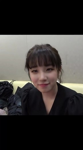 Miyeon and Yuqi Sweet Moments Compilation