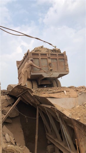 Ohh 😯 Dangerous 😱 Work Rock Unloading in hammer Action 🔨#rockcrushingmachine#jawcrusherplant