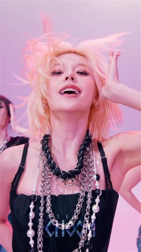 나지예유일기 NAJIYEYU on Instagram: "Her badaas vibes #ITZY #있지 #YEJI #예지 #禮志"