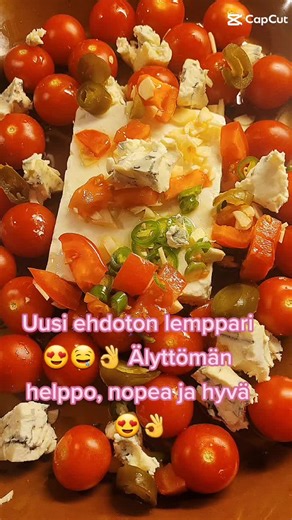 Feta-tomaatti kastike pastalle😍🧡 Joko sä oot kokeillut? Mä tuun vähä myöhässä näiden kanssa😁 #fetatomatopasta #helppoaruokaa