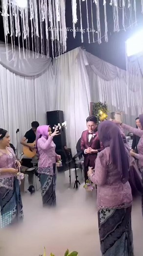 Romantic Wedding Kiss Compilation | Bridesmaid Romance Moment