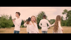 74K views · 4K reactions | On est très fiers de vous présenter notre clip « Les lacs du Connemara », qui est le premier extrait du projet SARDOU et nous que nous faisons en compagnie de pleins de potes : Dylan, Lou, Thibault, Nemo Schiffman, Angie Robba et Ilyana  On espère que ça va vous plaire !!! -- >>> Découvrez le clip : https://youtu.be/ayab7J9vZNs >>> Single disponible ICI : https://SARDOUetNous.lnk.to/LesLacsDuConnemara | Kids United | Facebook